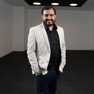 net worth of alakh pandey